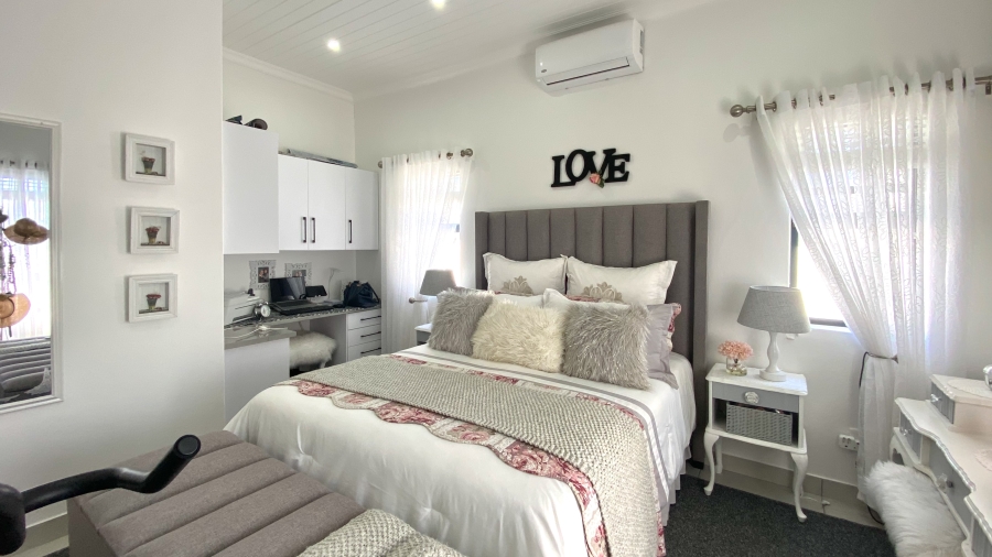 3 Bedroom Property for Sale in Atlantic Shores Beachfront Estate Western Cape